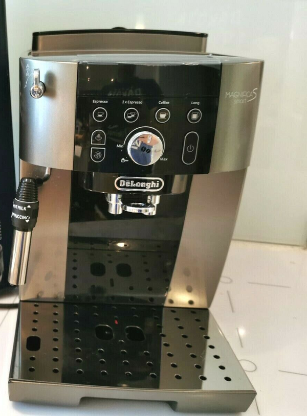 De'Longhi MAGNIFICA S SMART Bean To Cup Coffee Machine ECAM250.33.TB